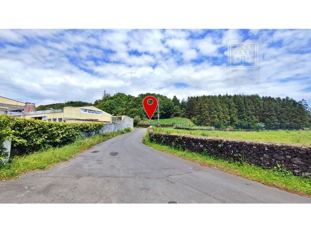 AMPLO TERRENO para projecto industrial junto ao Pico da Pedra, Ribe... - Grande imagem: 2/25