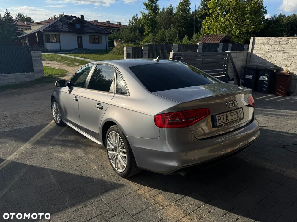 Audi A4 Limousine - 13
