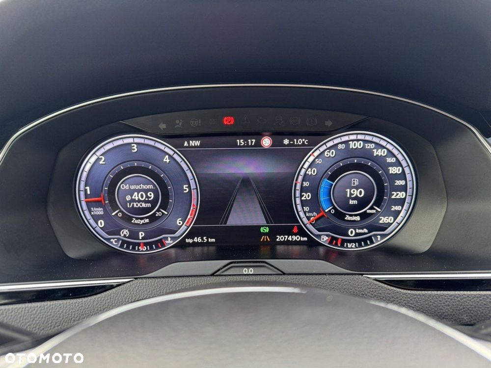 Volkswagen Passat 1.6 TDI SCR DSG Comfortline - 19