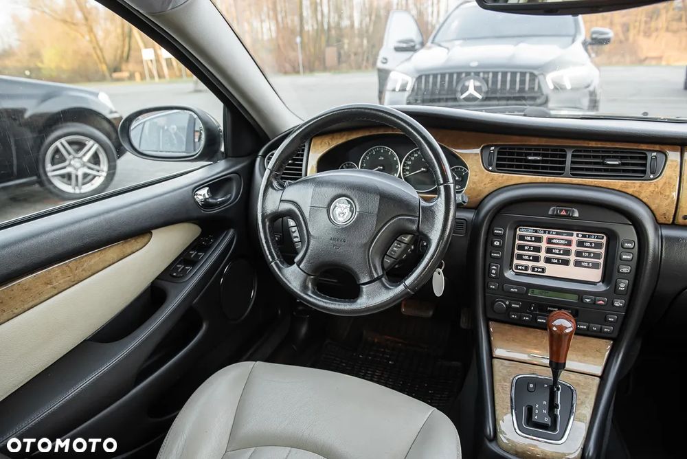 Jaguar X-Type 3.0 High - 25