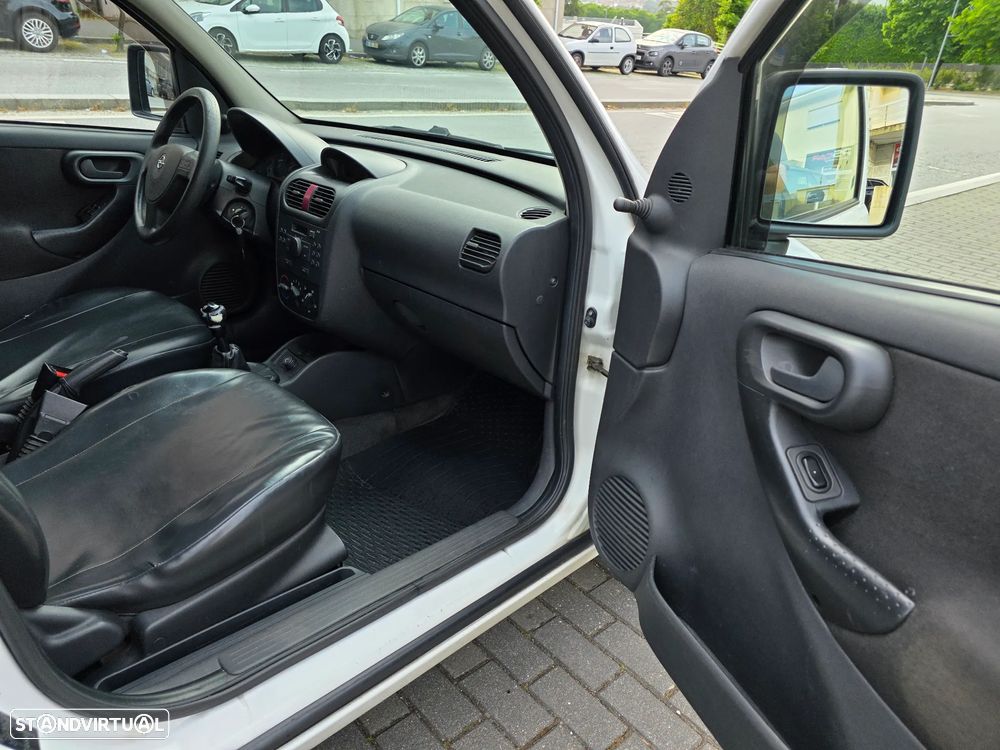 Opel Combo 1.3CDTi - 11