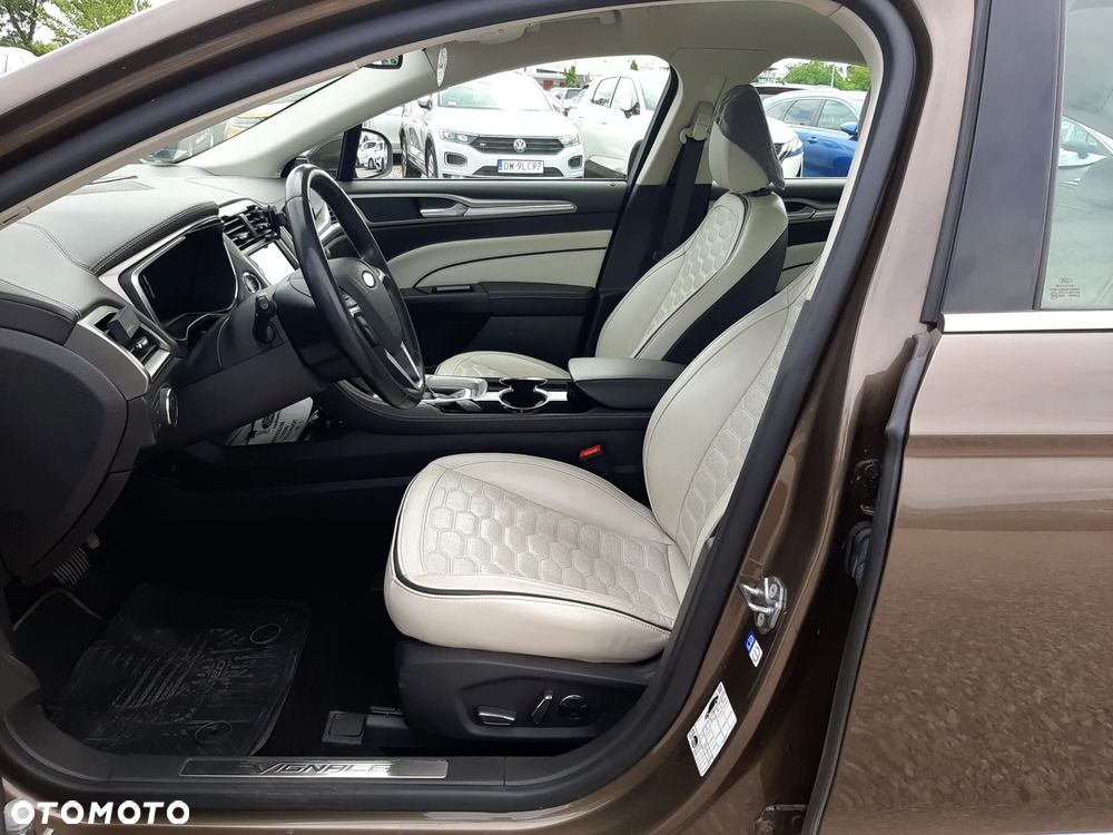 Ford Mondeo 2.0 Hybrid Vignale - 13