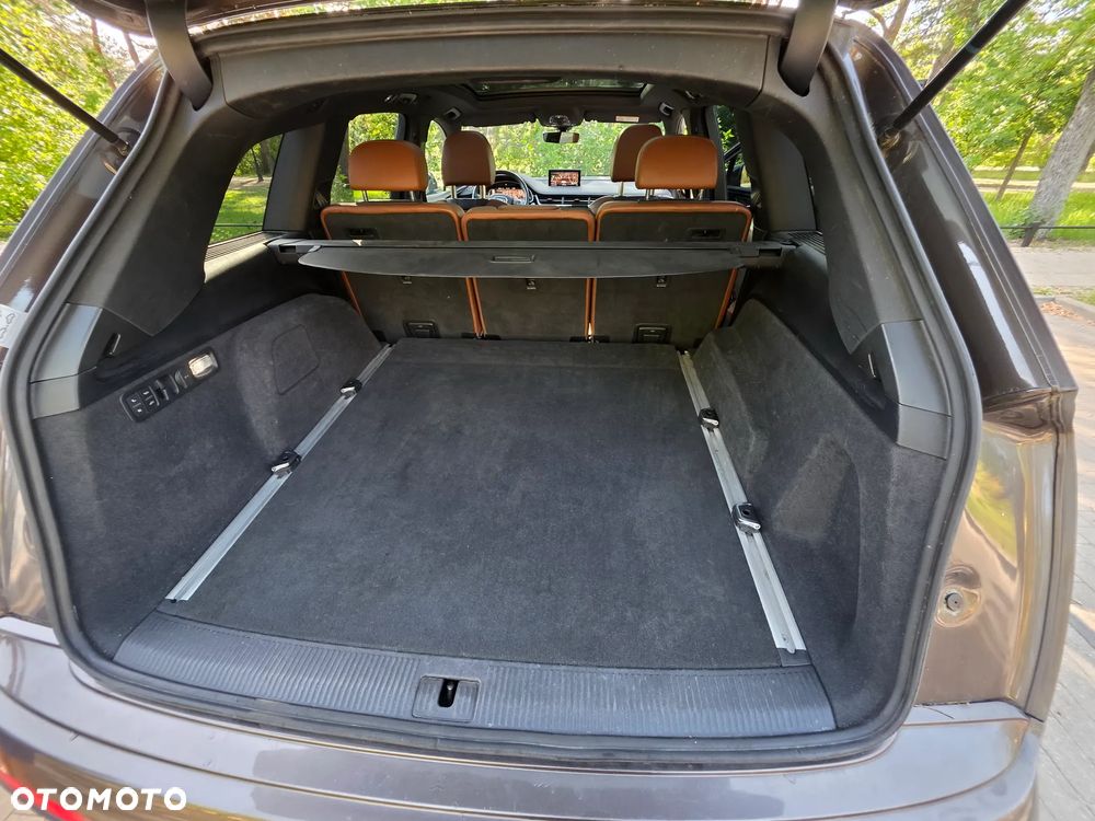Audi Q7 - 7