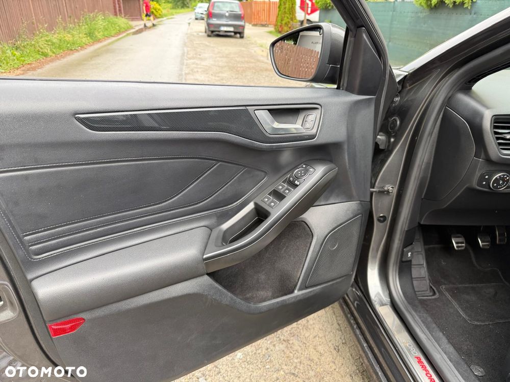 Ford Focus 2.0 EcoBlue ST - 9