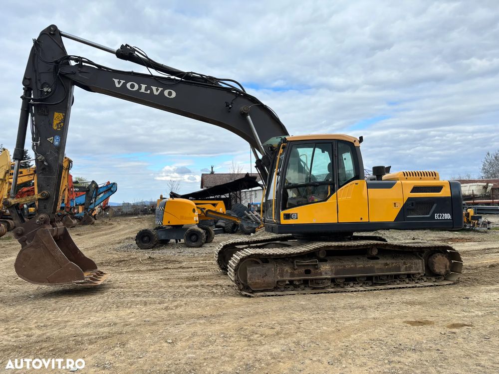 Volvo EC220DL - 2