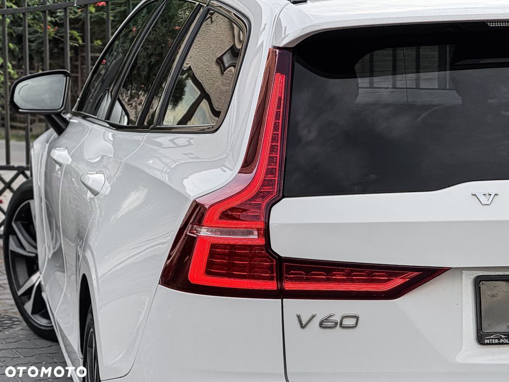 Volvo V60 T8 AWD Plug-In Hybrid R-Design - 18