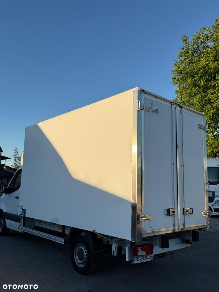Mercedes-Benz Sprinter - 10