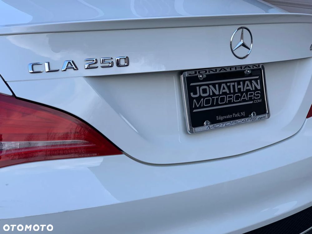 Mercedes-Benz CLA 250 4-Matic AMG Line - 39