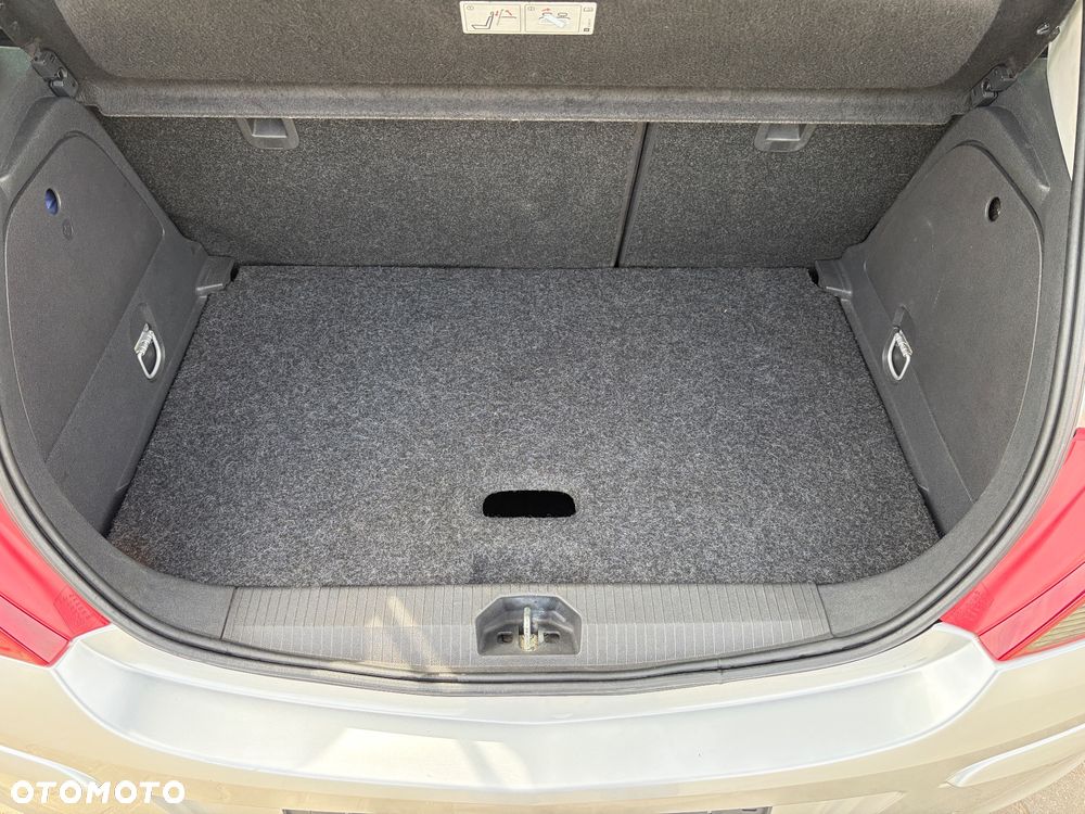 Opel Corsa 1.4 16V Satellite - 12