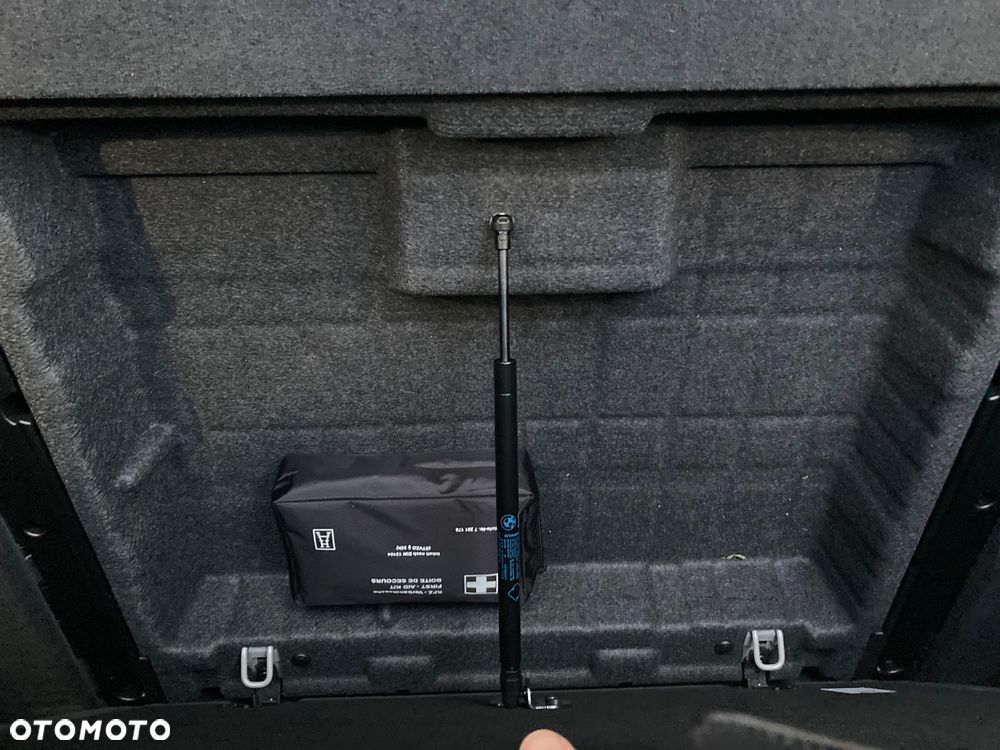 BMW Seria 5 520d Sport Line - 12