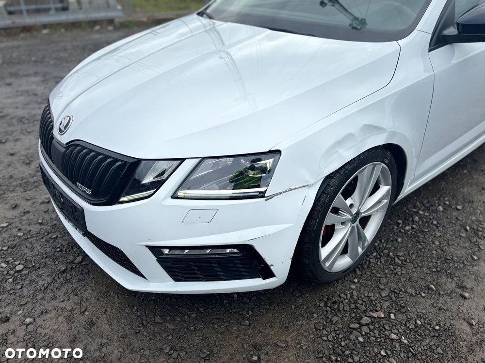 Skoda Octavia 2.0 TDI DSG RS - 11