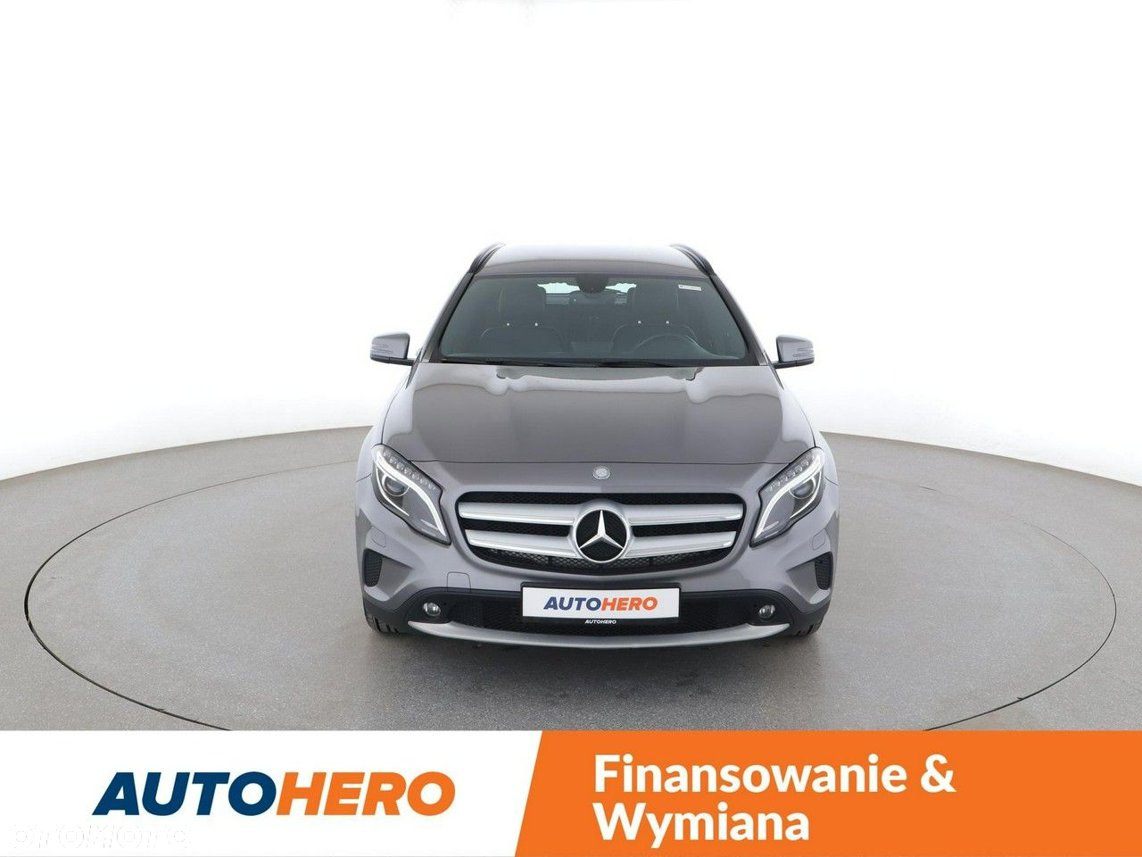 Mercedes-Benz GLA - 11