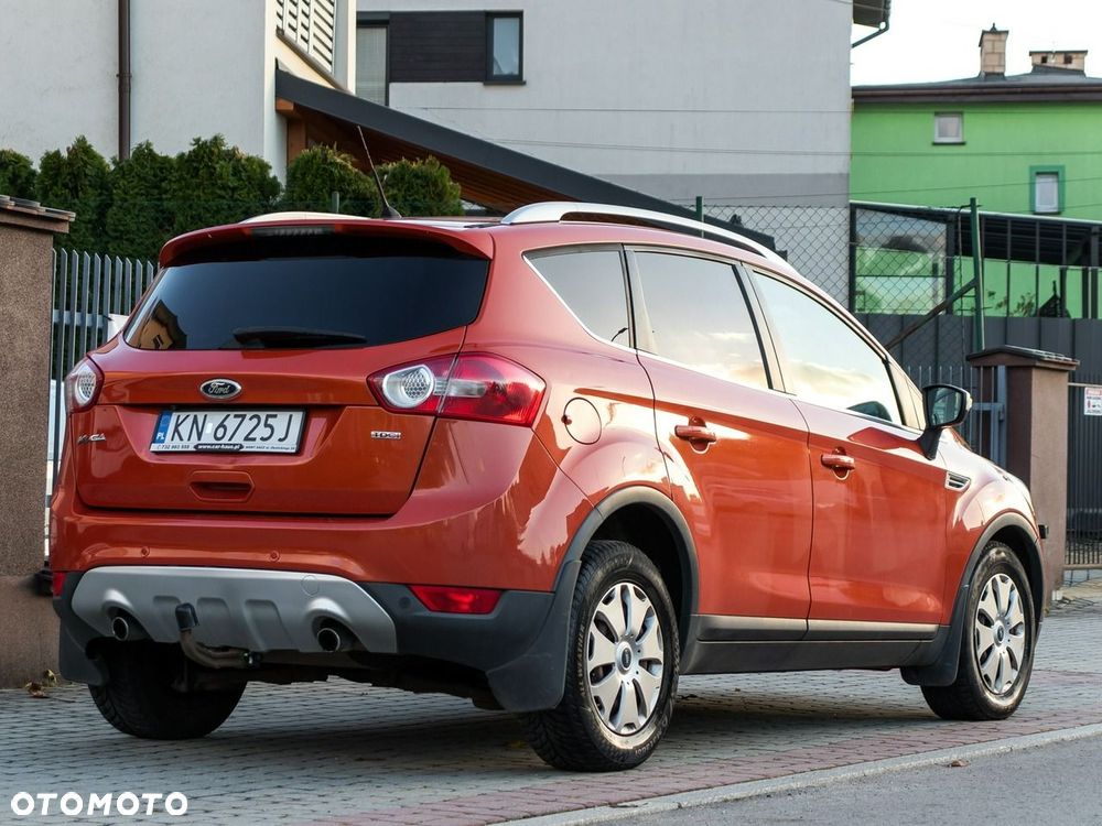 Ford Kuga 2.0 TDCi 2x4 Titanium - 8