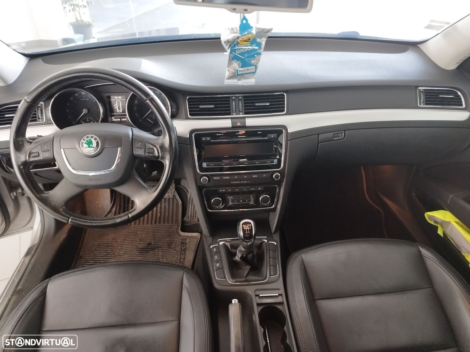 Skoda Superb Break 1.6 TDI Ambition - 8