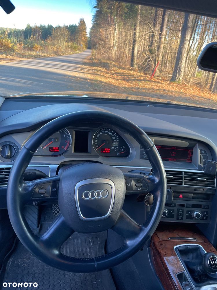 Audi A6 Avant 2.4 - 12