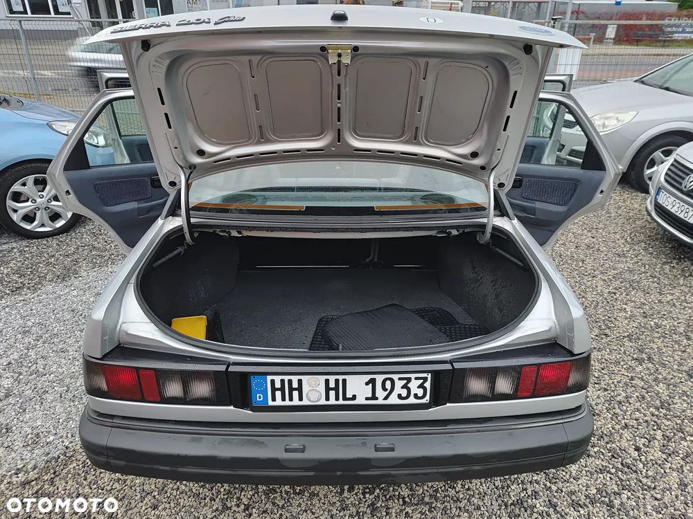 Ford Sierra 2.0 Ghia - 30