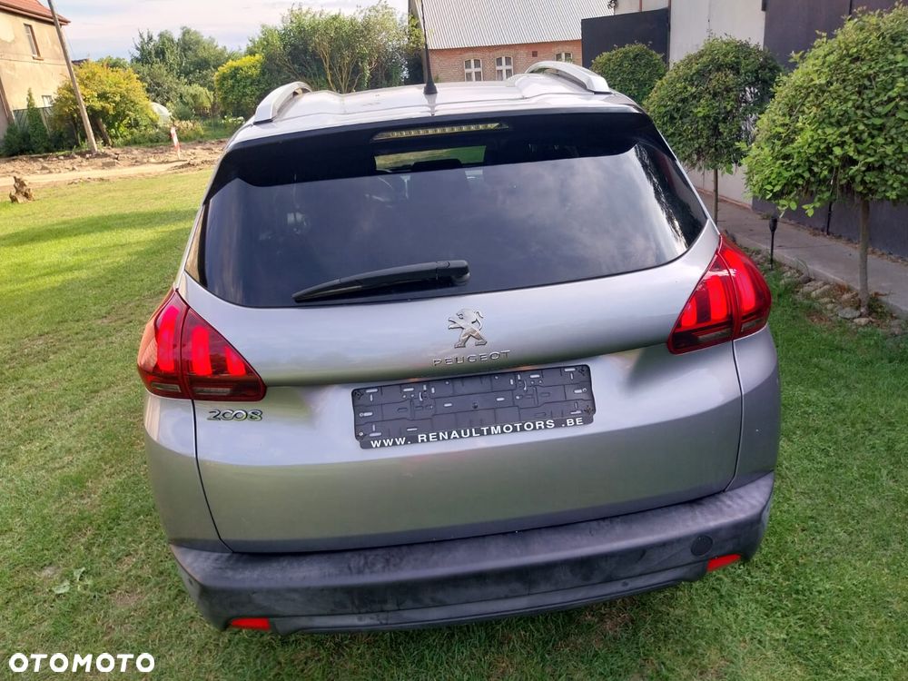 Peugeot 2008 1.2 Pure Tech Active S&S - 11