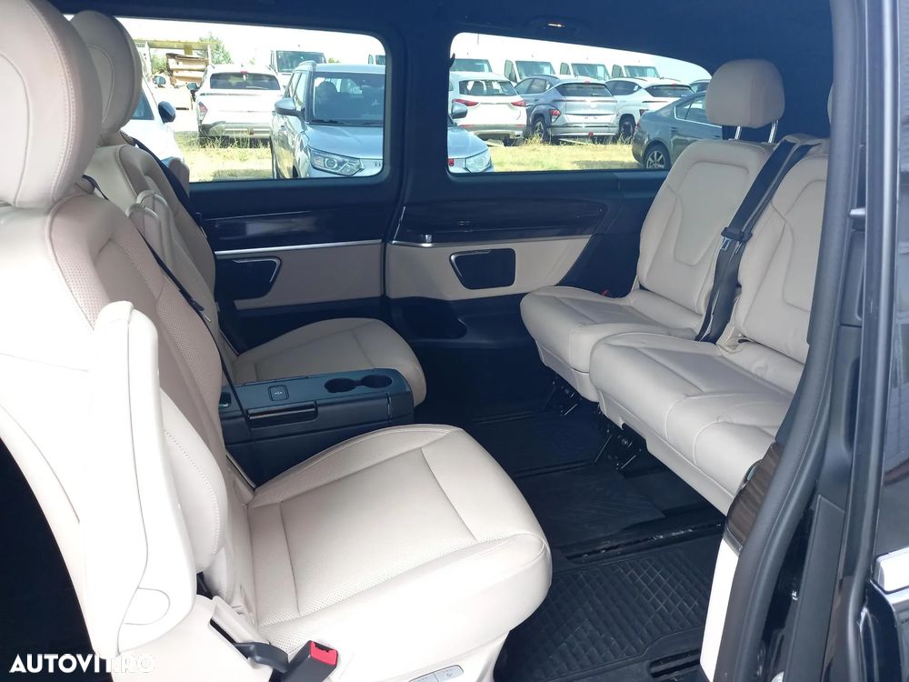 Mercedes-Benz V - 12