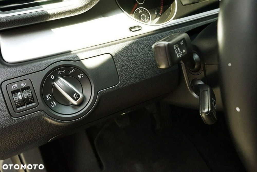 Volkswagen Passat CC - 24