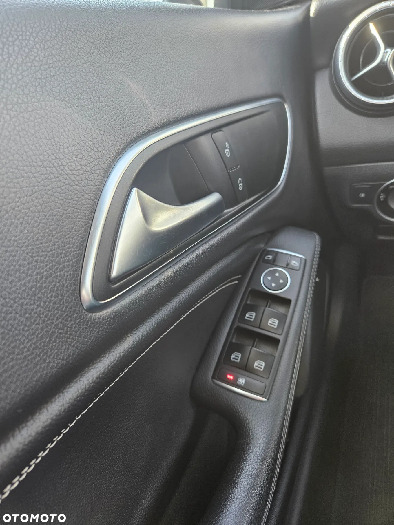 Mercedes-Benz CLA Shooting Brake 180 d 7G-DCT AMG Line - 10