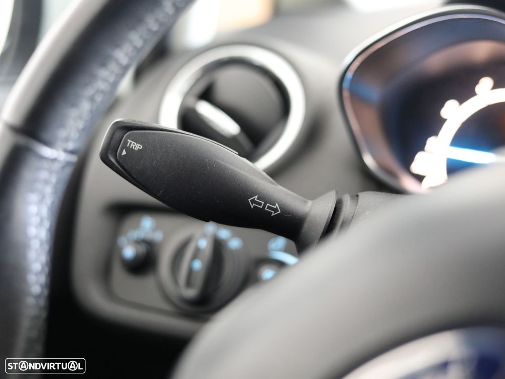 Ford Fiesta 1.0 EcoBoost Titanium - 12