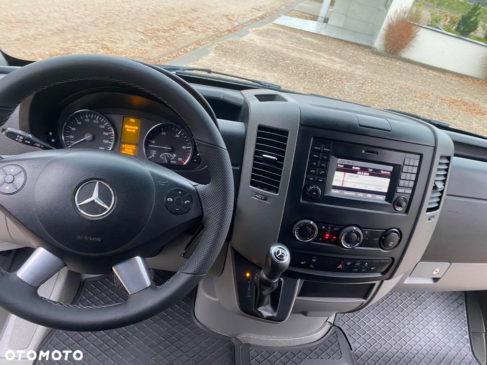 Mercedes-Benz Sprinter 319 - 18