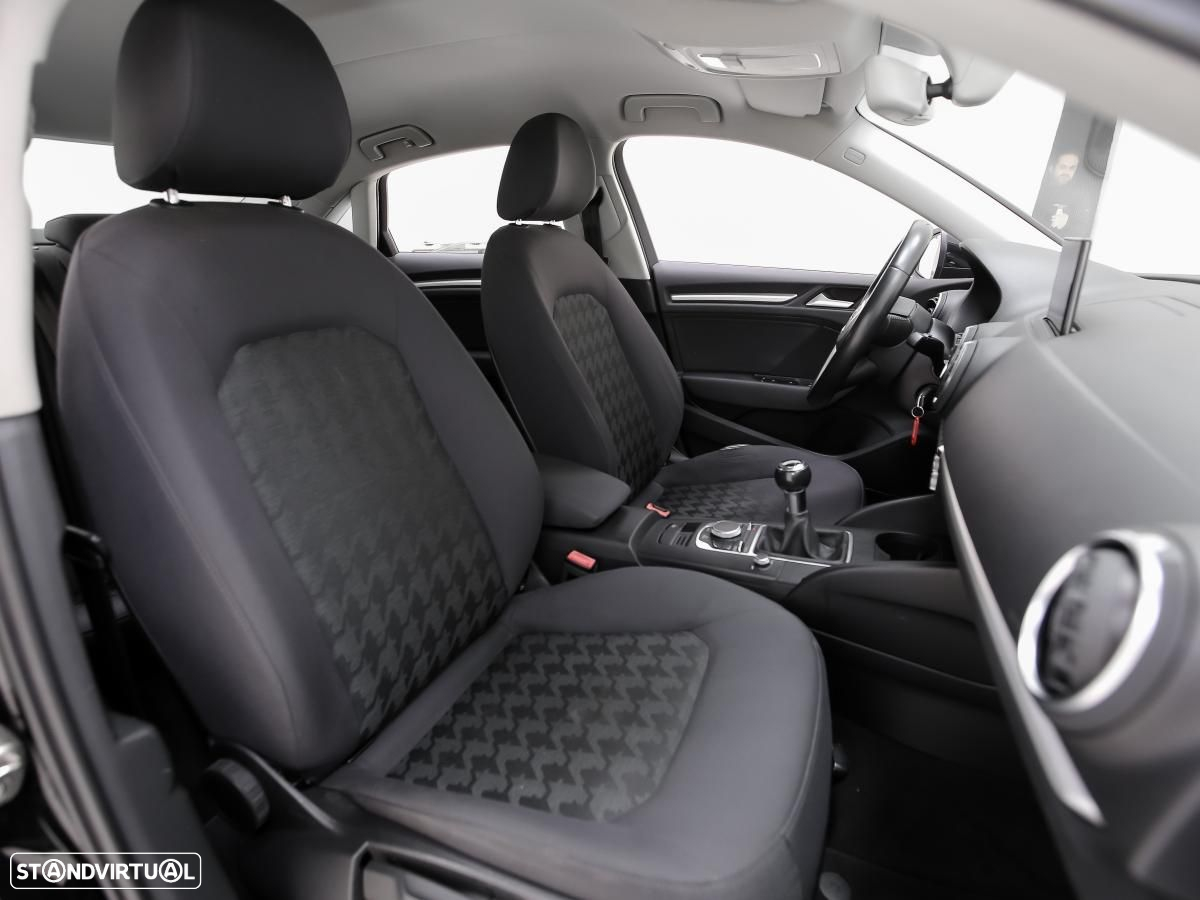 Audi A3 Limousine 1.6 TDI Business Line Attraction - 10