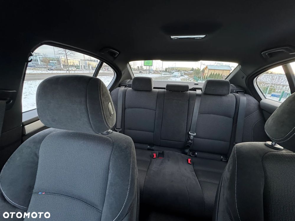 BMW Seria 5 528i xDrive - 28