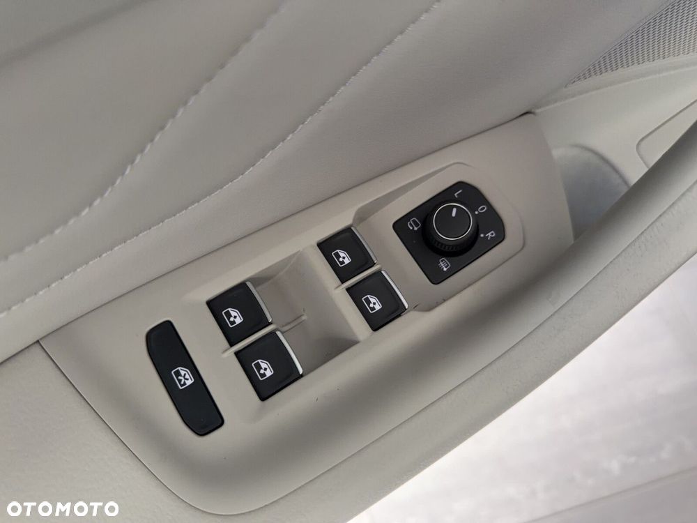 Volkswagen Passat Variant - 12
