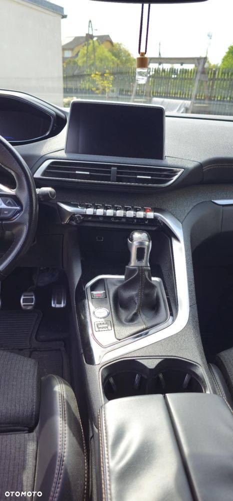 Peugeot 5008 - 8