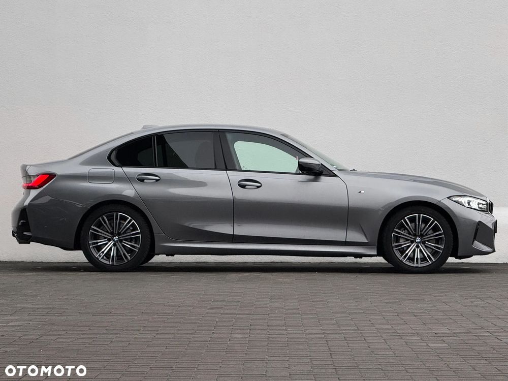 BMW Seria 3 330i xDrive M Sport - 3