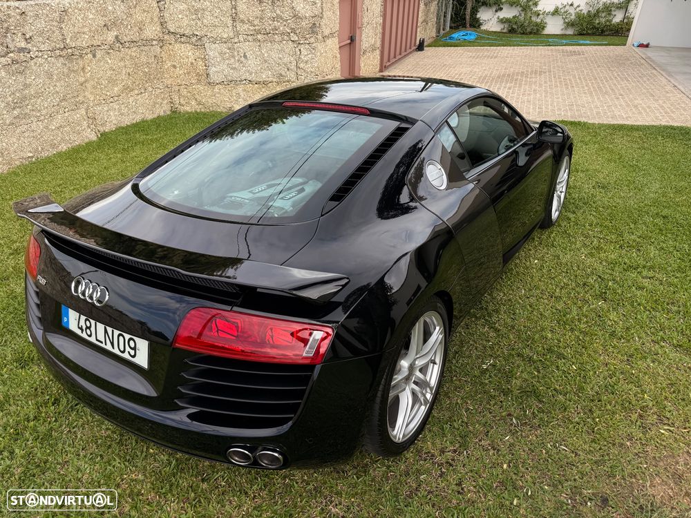 Audi R8 Coupé 4.2 FSi V8 quattro - 36