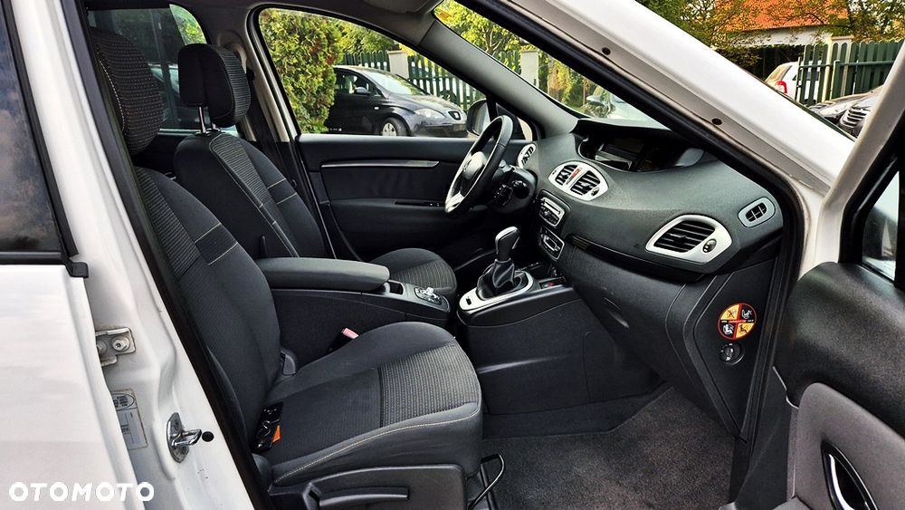Renault Grand Scenic 2.0 16V 140 CVT Luxe - 39