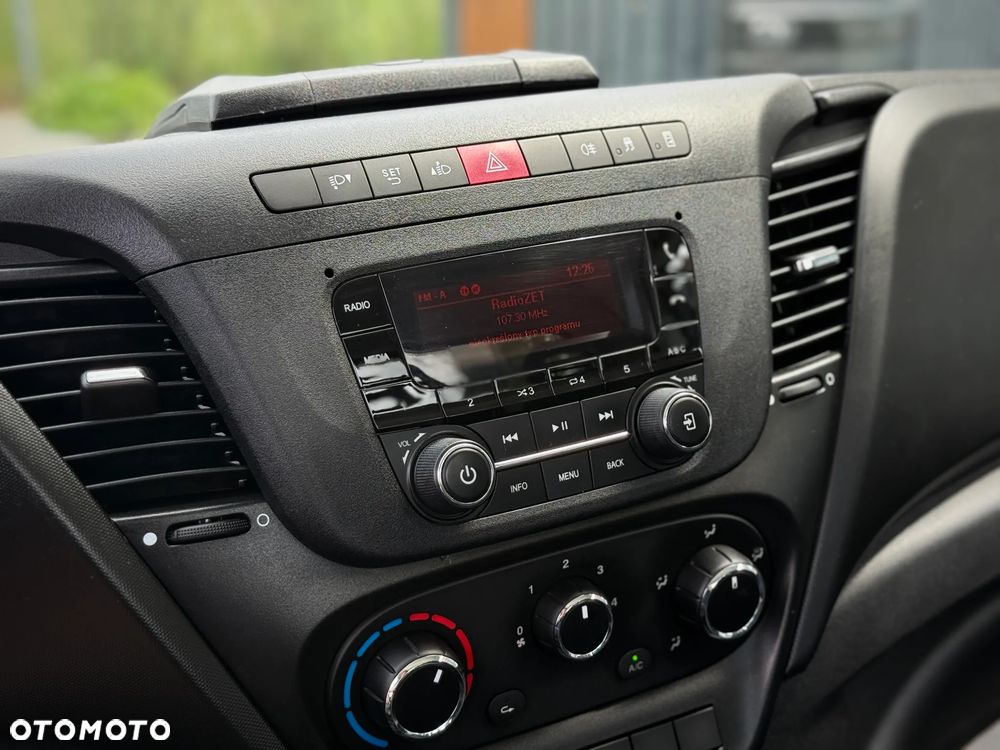 Iveco Daily 35S15 3.0 HPI 150KM / Autolaweta NOWY Najazd Aluminiowy / Wyciągarka + Poduszki Pneumatyczne / 2019 ROK PRODUKCJI / TYLKO 192.327KM PRZEBIEGU ! - 26