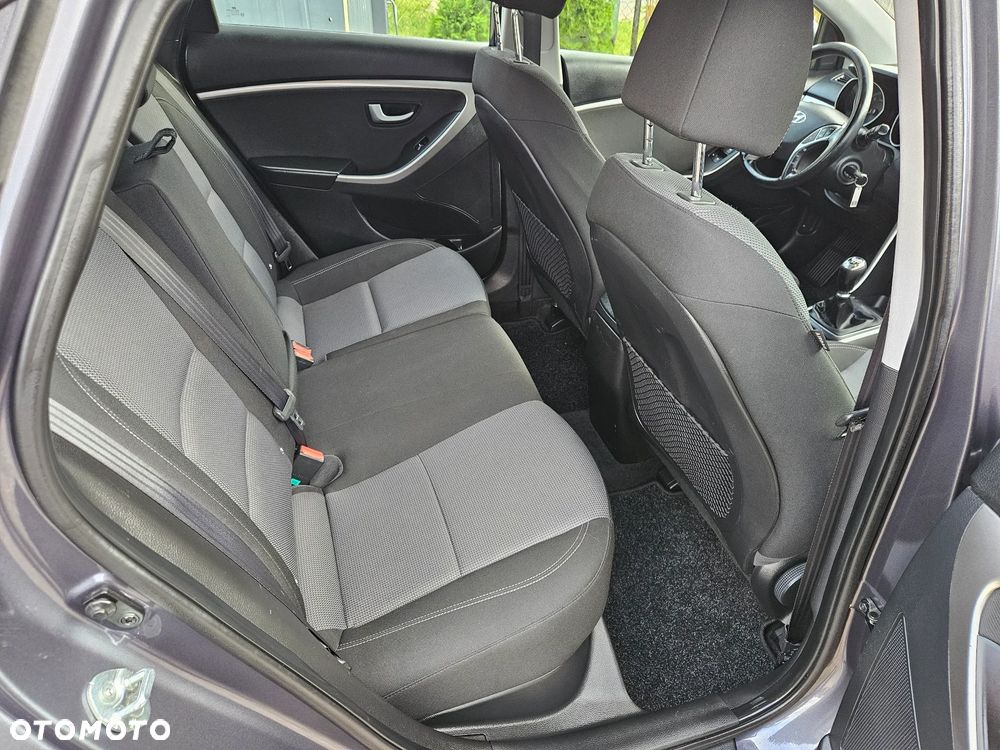 Hyundai i30 blue 1.6 CRDi Style - 19