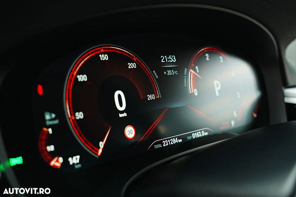 BMW Seria 5 520d xDrive Aut. - 24