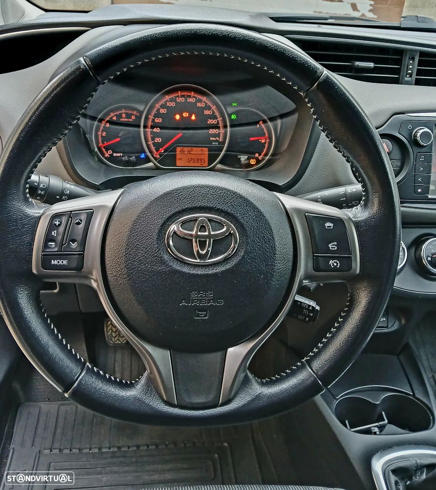 Toyota Yaris 1.4 D-4D Comfort+P.Style - 13