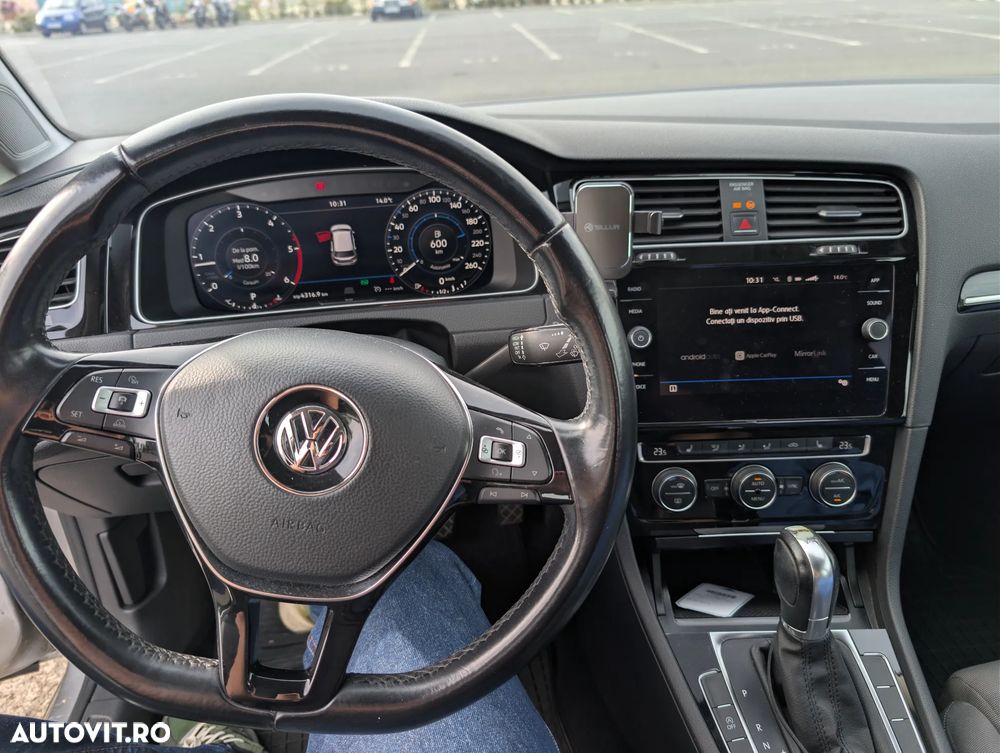 Volkswagen Golf - 5