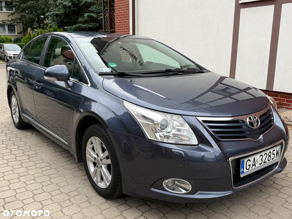 Toyota Avensis - 1