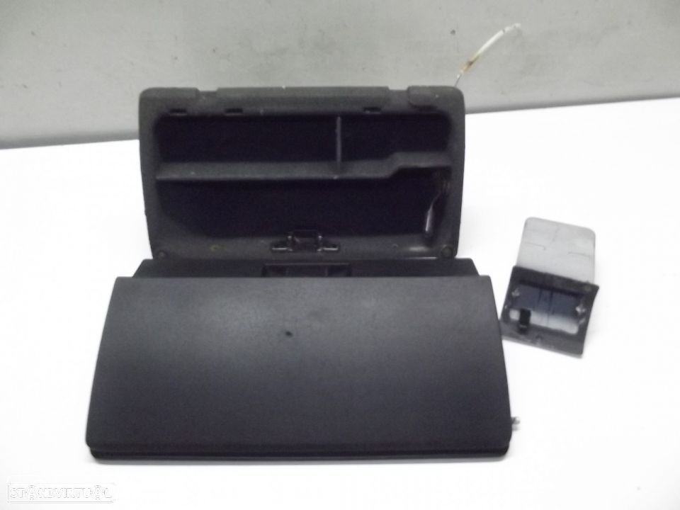 vw carocha 1302/1303 porta luvas c/tampa + base do cinzeiro - 2