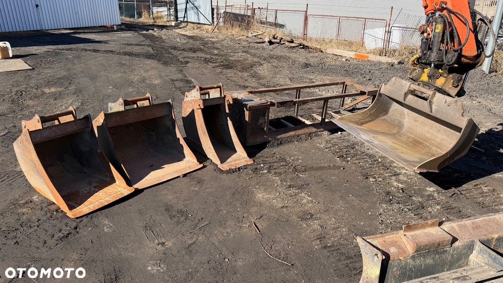 Hitachi ZX-85 USB LC - 22