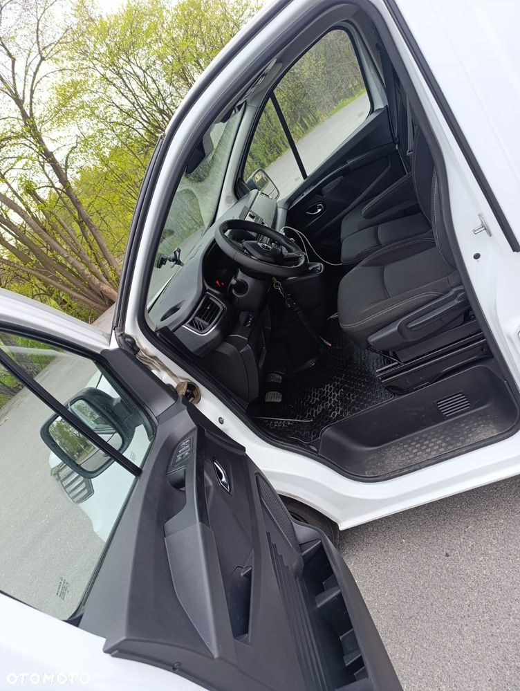 Renault Trafic - 10