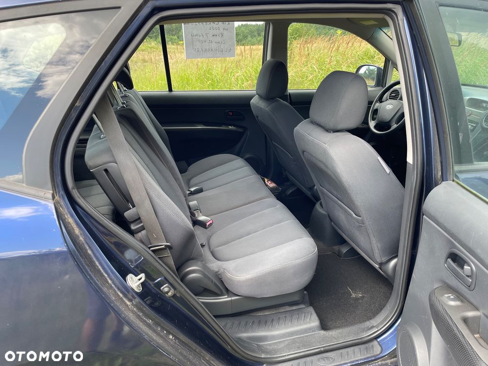 Kia Carens 2.0 CVVT EX - 15