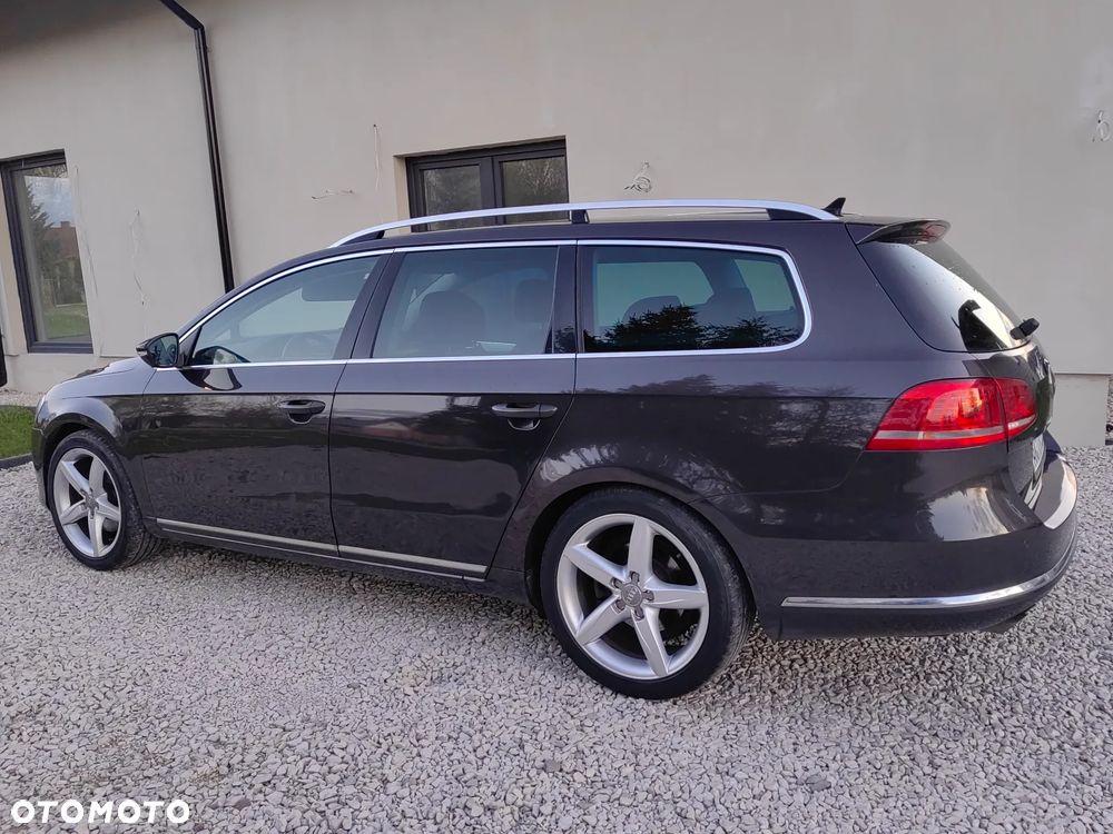 Volkswagen Passat 2.0 TDI Highline - 9