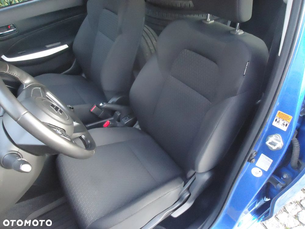 Suzuki Swift 1.2 Premium Plus - 12
