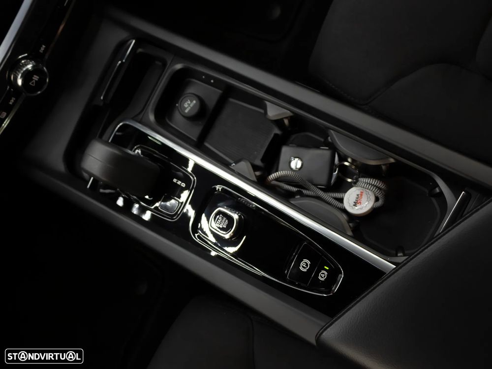 Volvo V60 2.0 B4 Momentum Plus Geartronic - 36