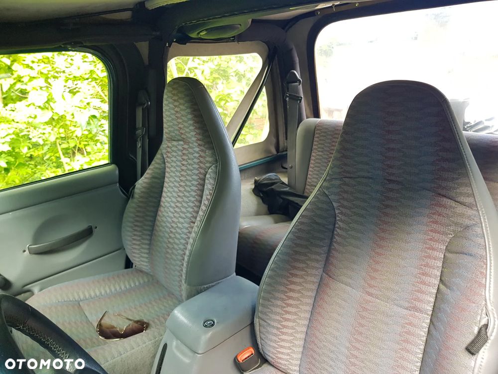Jeep Wrangler 2.5 Sport - 18