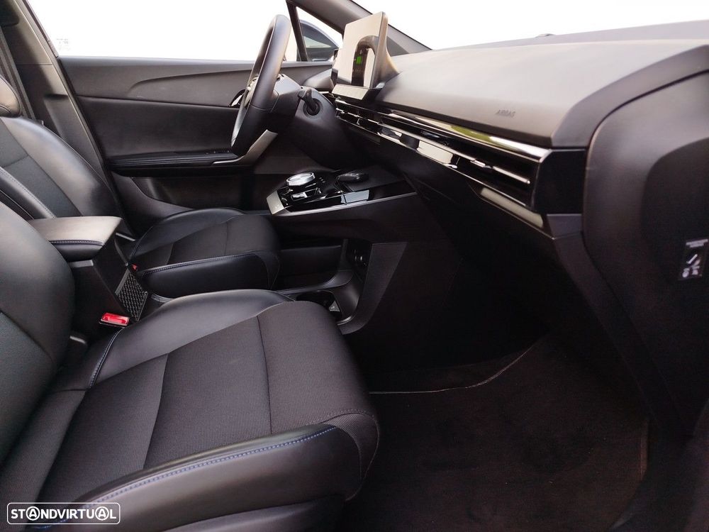 MG MG4 64 kWh Luxury - 33