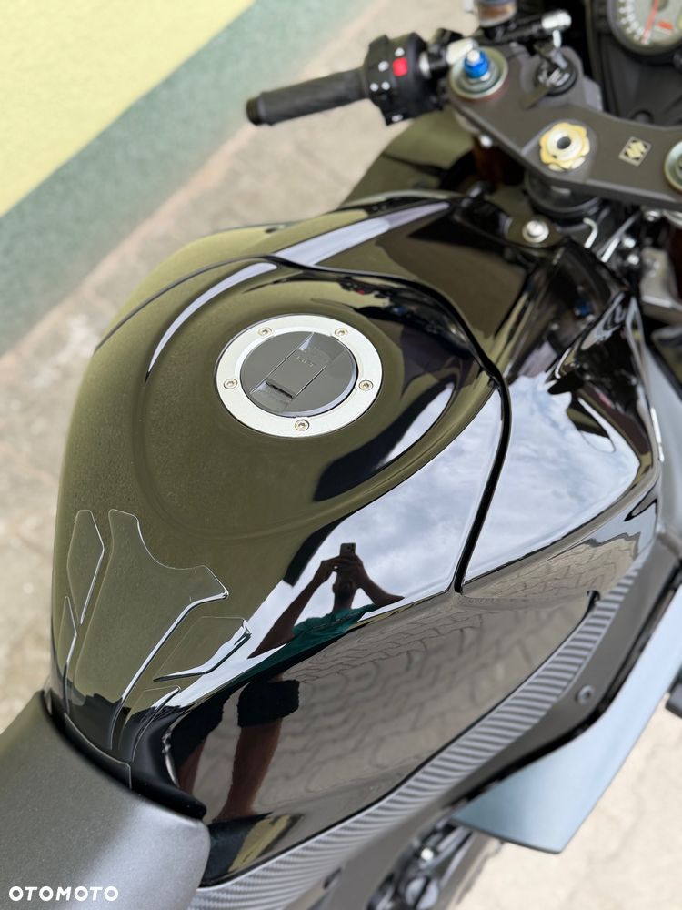 Suzuki GSX-R - 17