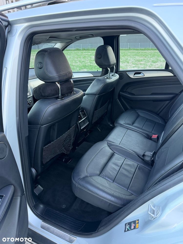 Mercedes-Benz ML - 11